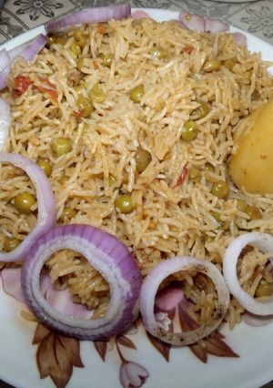 A picture of Aloo Matar walay Chawal.