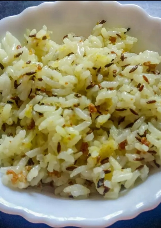 हींग जीरा चावल (Hing jeera chawal recipe in Hindi) रेसिपी मुख्य फोटो