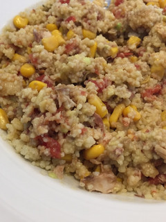 Una foto de Ensalada de couscous con guacamole