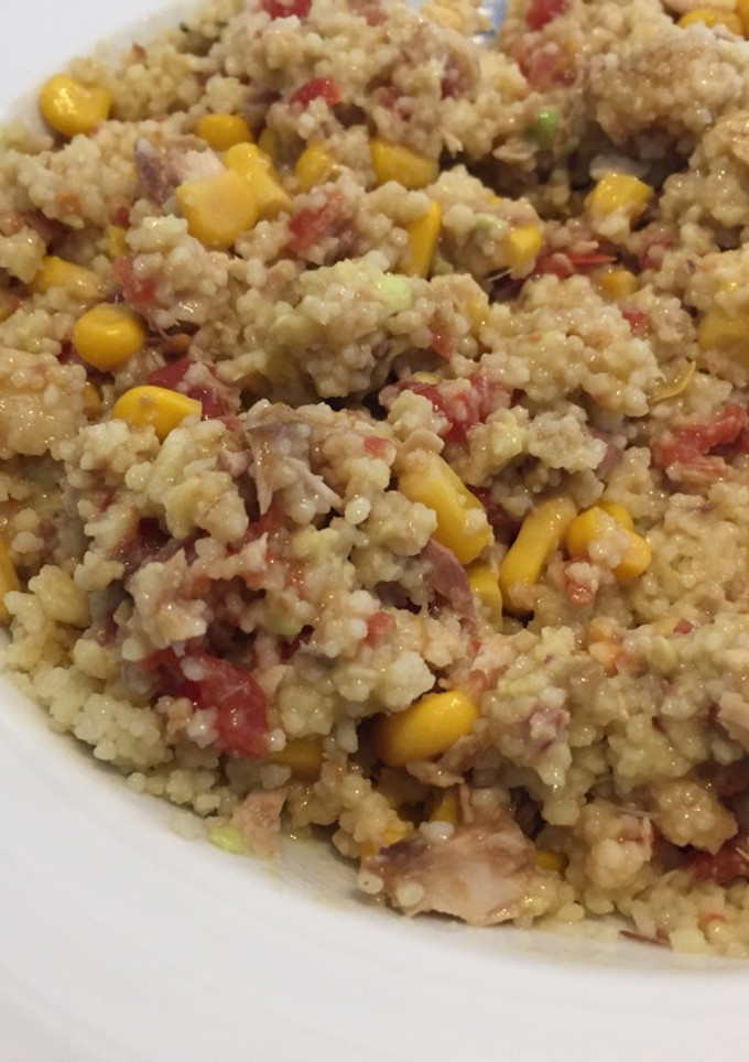 Una foto de Ensalada de couscous con guacamole