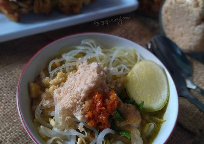 Soto ayam Lamongan