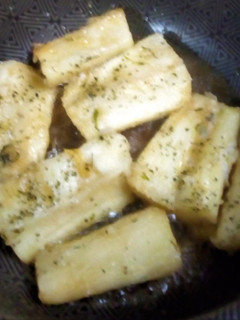 Una foto de Yuca Sancochada con Ajo🧄