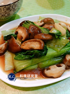 【家常菜】香菇炒青江菜(10分鐘上菜) 的食譜成品照片