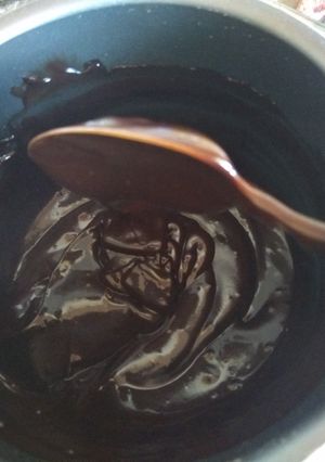 Una foto de Baño de chocolate para decorar tortas