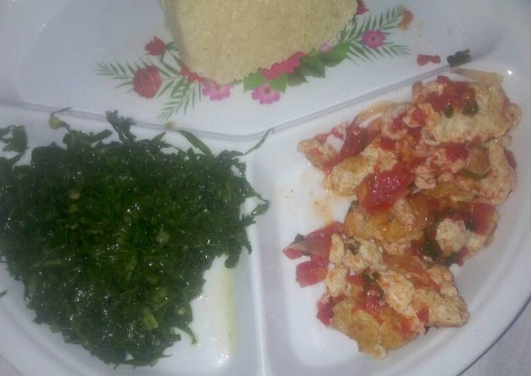 Fried eggs/kales and ugali