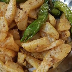 A picture of Fried potatoes.