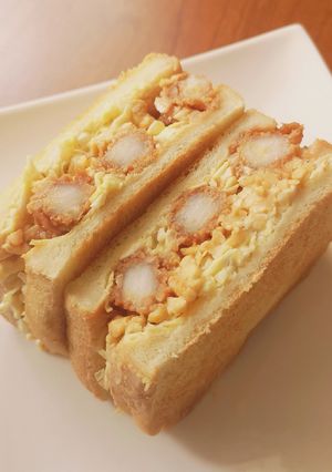 Foto di Ebi Fry Sando - Panino ripieno di gamberi fritti giapponesi