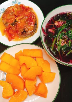 Hình của món Canh rau dền- cá ngừ sốt cà- đu đủ.