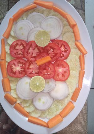 સલાડ (Salad Recipe In Gujarati) રેસીપી મુખ્ય ફોટો