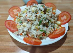 Hình của món Cơm chiên Hạt Sen Nấm chay.