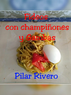 Una foto de Fideos con champiñones y gambas