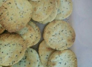 Una foto de Galletas de agua y semillas... súper fáciles