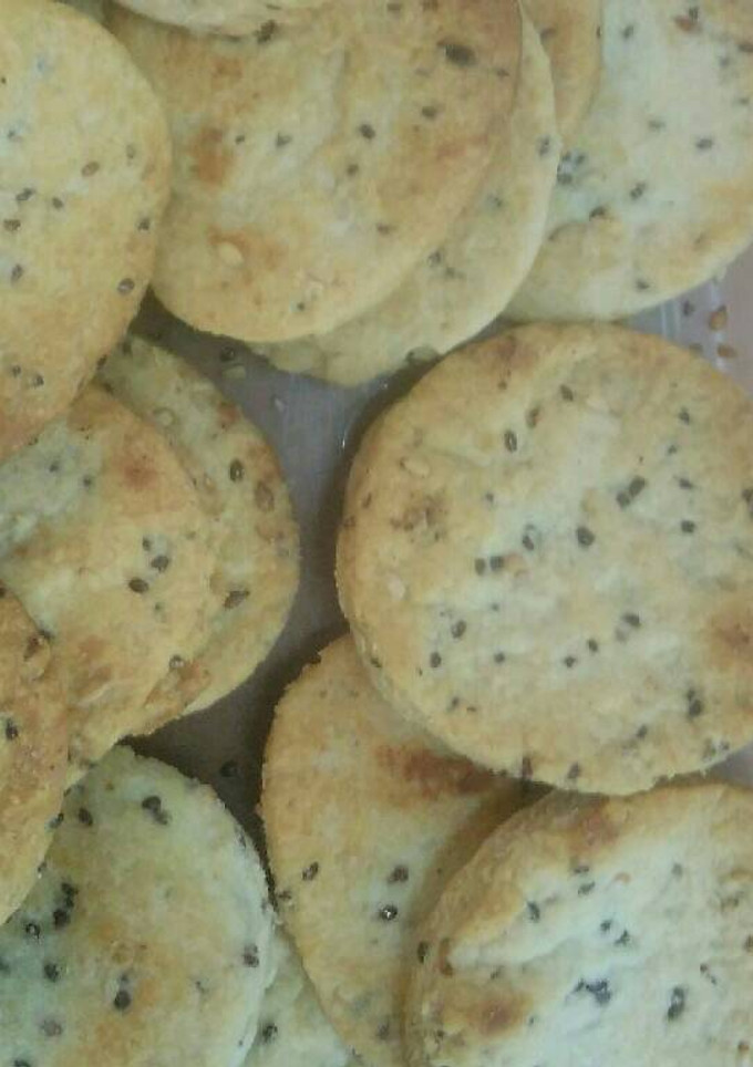 Una foto de Galletas de agua y semillas... súper fáciles