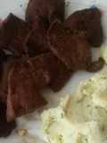 Filete de hígado de ternera con puré de patata