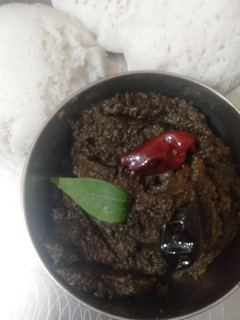 கறிவேப்பிலை பூண்டு தொவையல் (kariveppilai poondu thuvaiyal recipe in tamil) செய்முறை முக்கிய புகைப்படம்