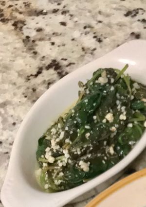 A picture of Sautéed garlic spinach.