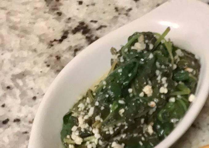 Steps to Make Speedy Sautéed garlic spinach