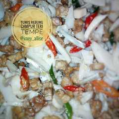 รูปของ Tumis rebung campur teri tempe