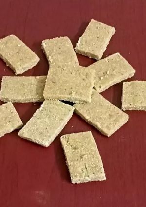 A picture of Sesame seeds and groundnuts vadi.