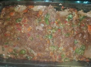 Una foto de Pastel de carne molida con verduras deli!!! Saludable 🥕🌶🥒🥕🌶
