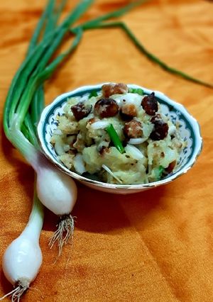 গ্রীন অনিয়ন দিয়ে আলু ভর্তা (aloo bhorta with green onion) রেসিপির প্রধান ছবি