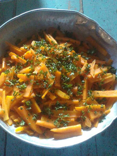 A picture of Buttered carrots.