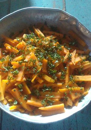 A picture of Buttered carrots.
