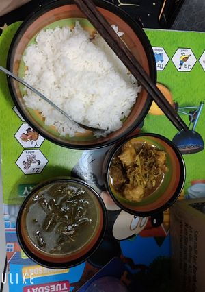 Hình của món Gà Kho Xả Ớt + Canh Gà Lá Giang.