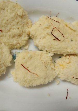 A picture of Kacha Golla Bengali Sandesh.