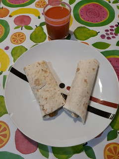 Una foto de Fajitas con crema de boniato dulce y polen de abejas