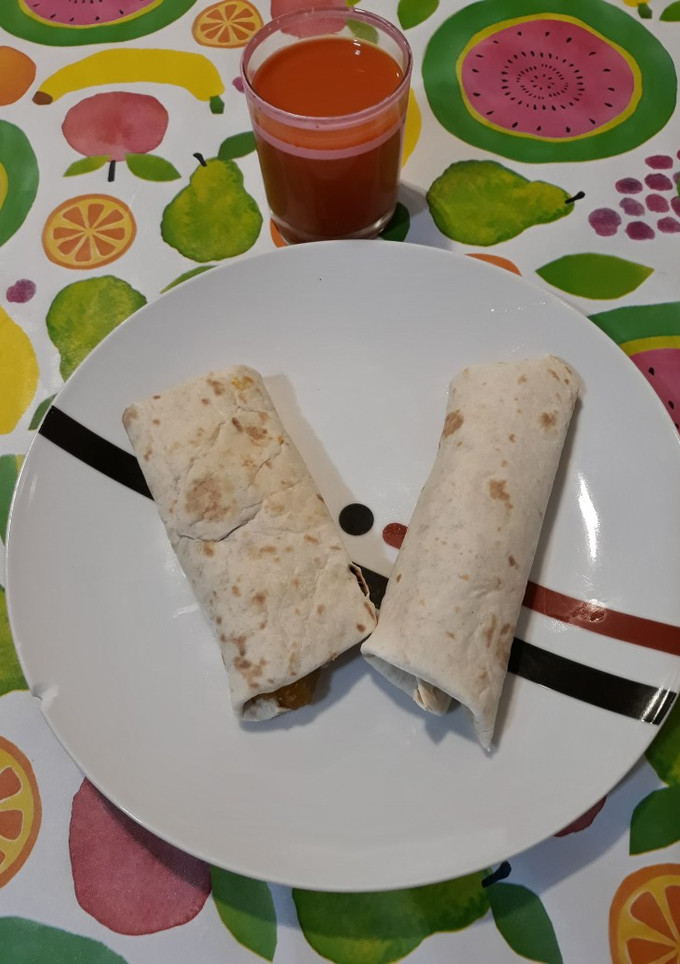 Una foto de Fajitas con crema de boniato dulce y polen de abejas
