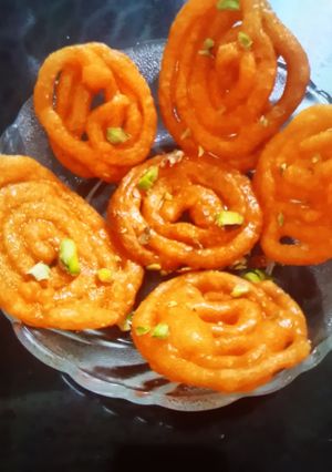 ઇન્સ્ટન્ટ જલેબી (Instant Jalebi Recipe In Gujarati) રેસીપી મુખ્ય ફોટો