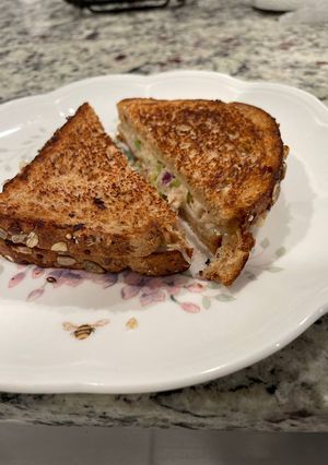 A picture of Tuna Melt Goodness!.