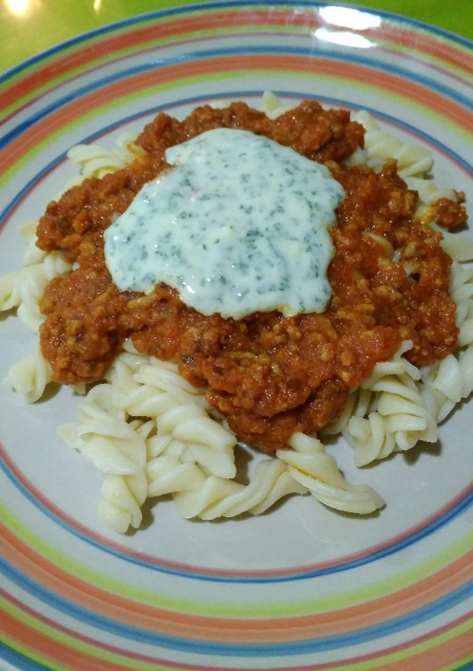 Una foto de Pasta boloñesa con toque turco con thermomix