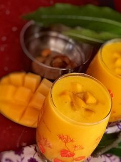 ম্যাঙ্গো লস্যি(mango lassi recipe in Bengali) রেসিপির প্রধান ছবি