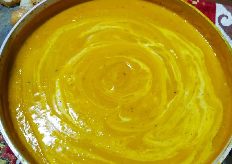 Langkah Mudah untuk Menyiapkan Roasted pumpkin soup 🎃🧡 yang Menggugah Selera