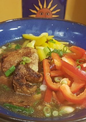 Una foto de Ramen con pollo a la Mo