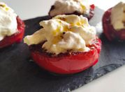 Una foto di pomodoro stracciatella