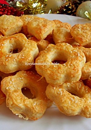 Omlós-sajtos sütemény recept fotója