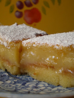 Una foto de Barritas de limón (lemon bars)