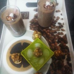 A picture of Dates banana shake.