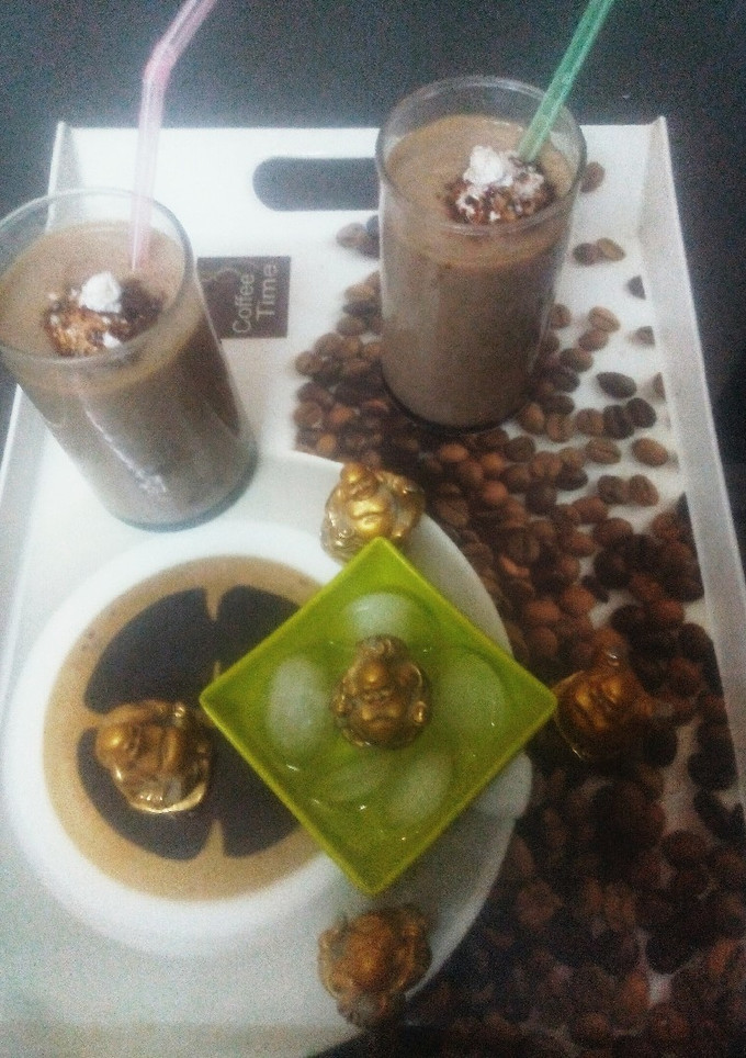A picture of Dates banana shake.