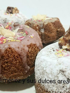Una foto de Pasteles al agua mineral