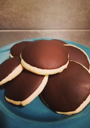 Una foto de Galletas Sin Gluten Bañadas en chocolate