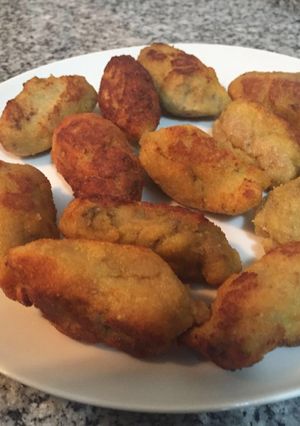 Una foto de Croquetas de pollo con champiñón