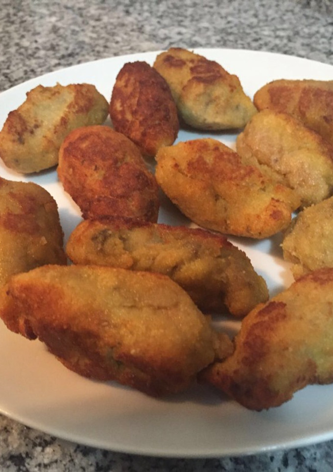 Una foto de Croquetas de pollo con champiñón