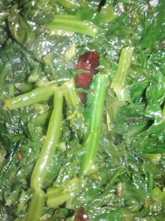 सरसों का साग (Sarson ka saag recipe in hindi) रेसिपी मुख्य फोटो