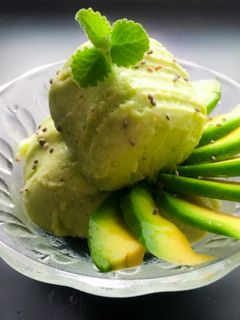 Hình của món Kem bơ tươi xanh.
