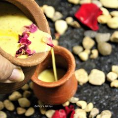A picture of Thandai Lassi.