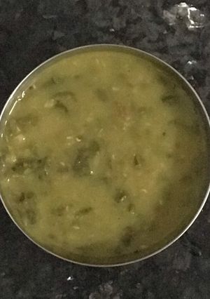 પાલક મગ ની દાળ (Palak Moong Dal Recipe In Gujarati) રેસીપી મુખ્ય ફોટો